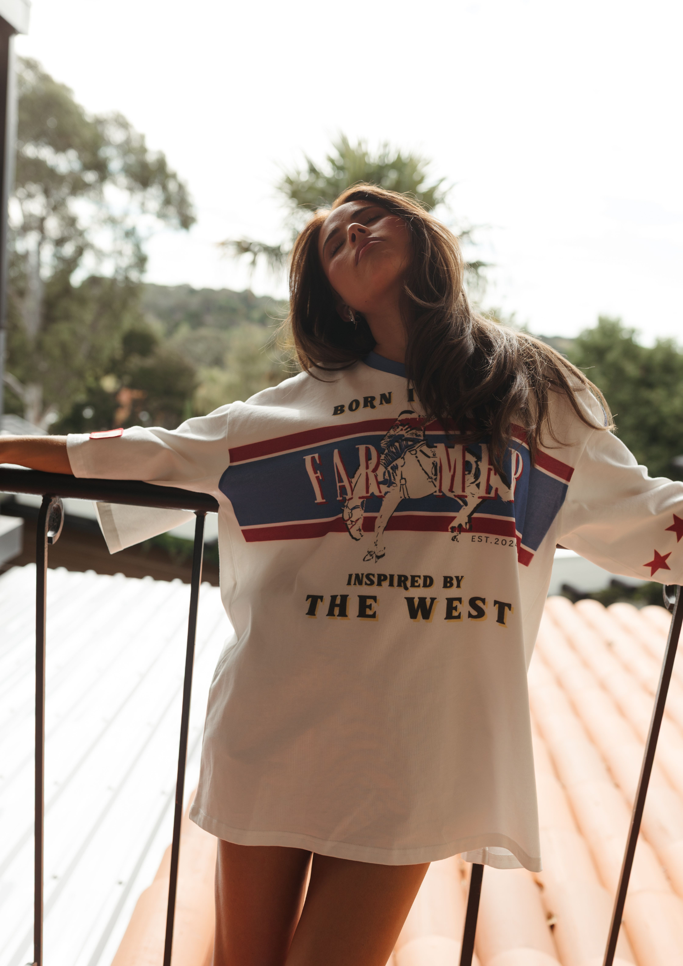 Born in AUS Oversize Vee – By Whitney