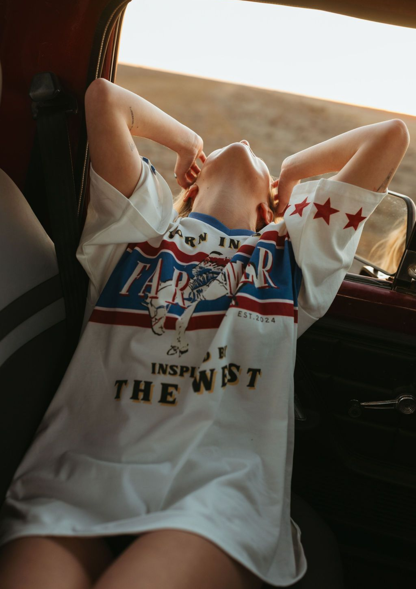 Born in AUS Oversize Vee – By Whitney